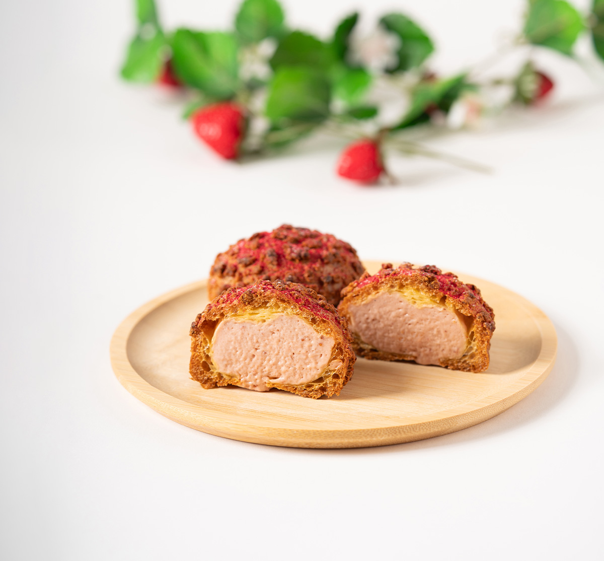 珠洲の塩苺シュー